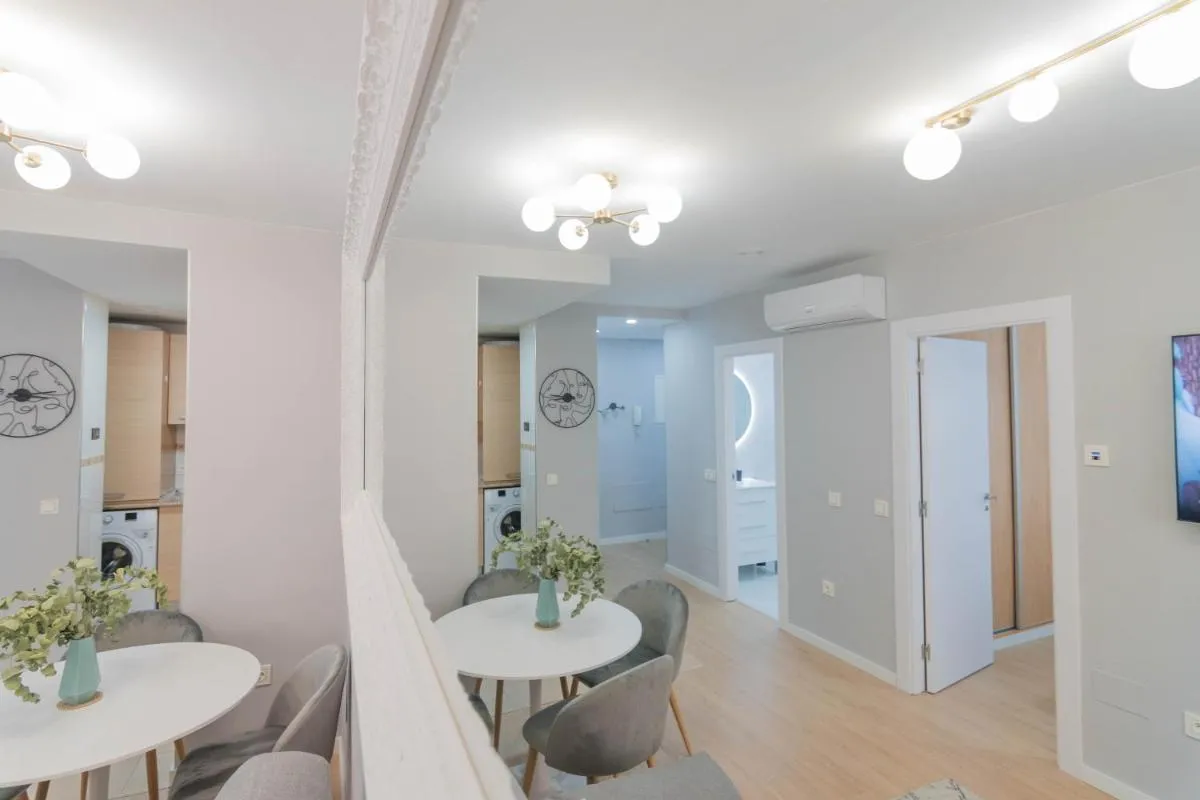 Image 1 of Luxury & Cosy City Center-Wifi