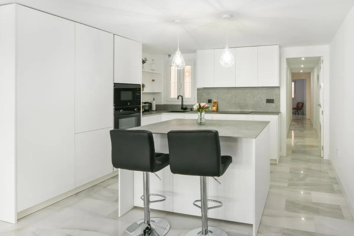 Image 4 of Magnificent- 2Bd 2Bth- City Center