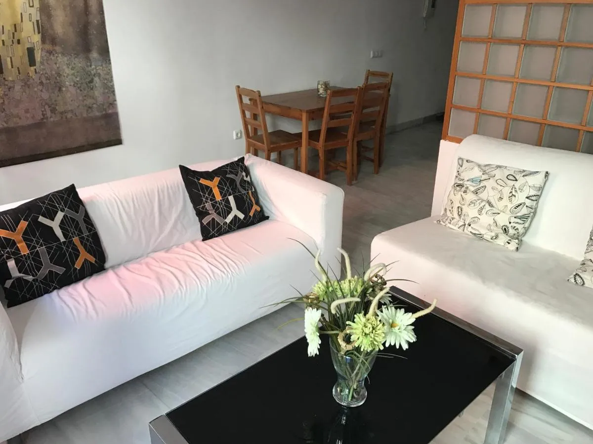 Image 1 of Málaga Apartamentos – Jinetes, 13