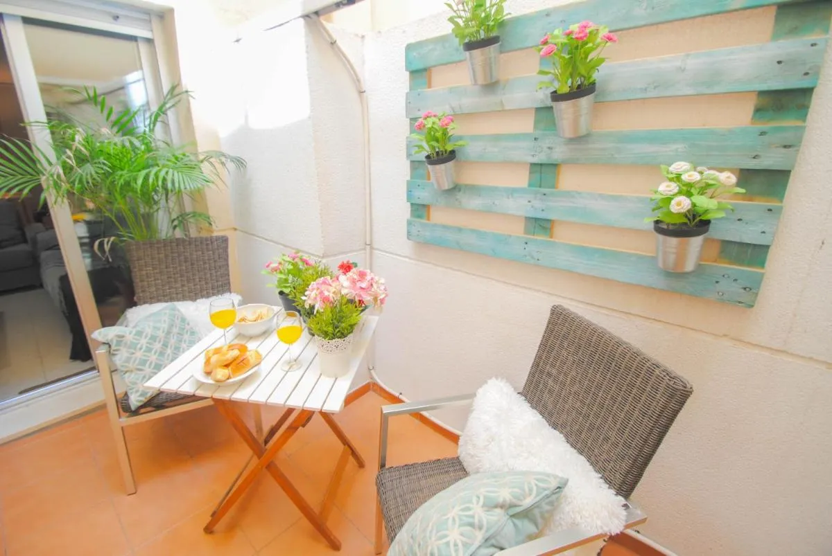 Image 2 of Malaga Center Flat Holidays Paseo de Reding