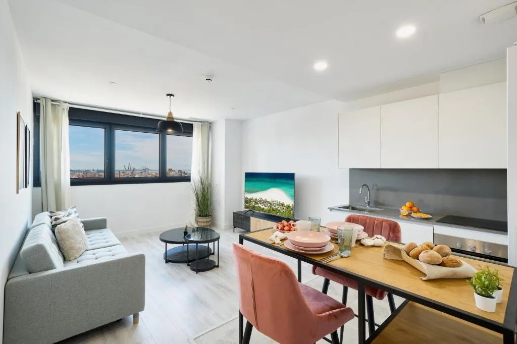 Image of Málaga Skyline By Lovely Rentals
