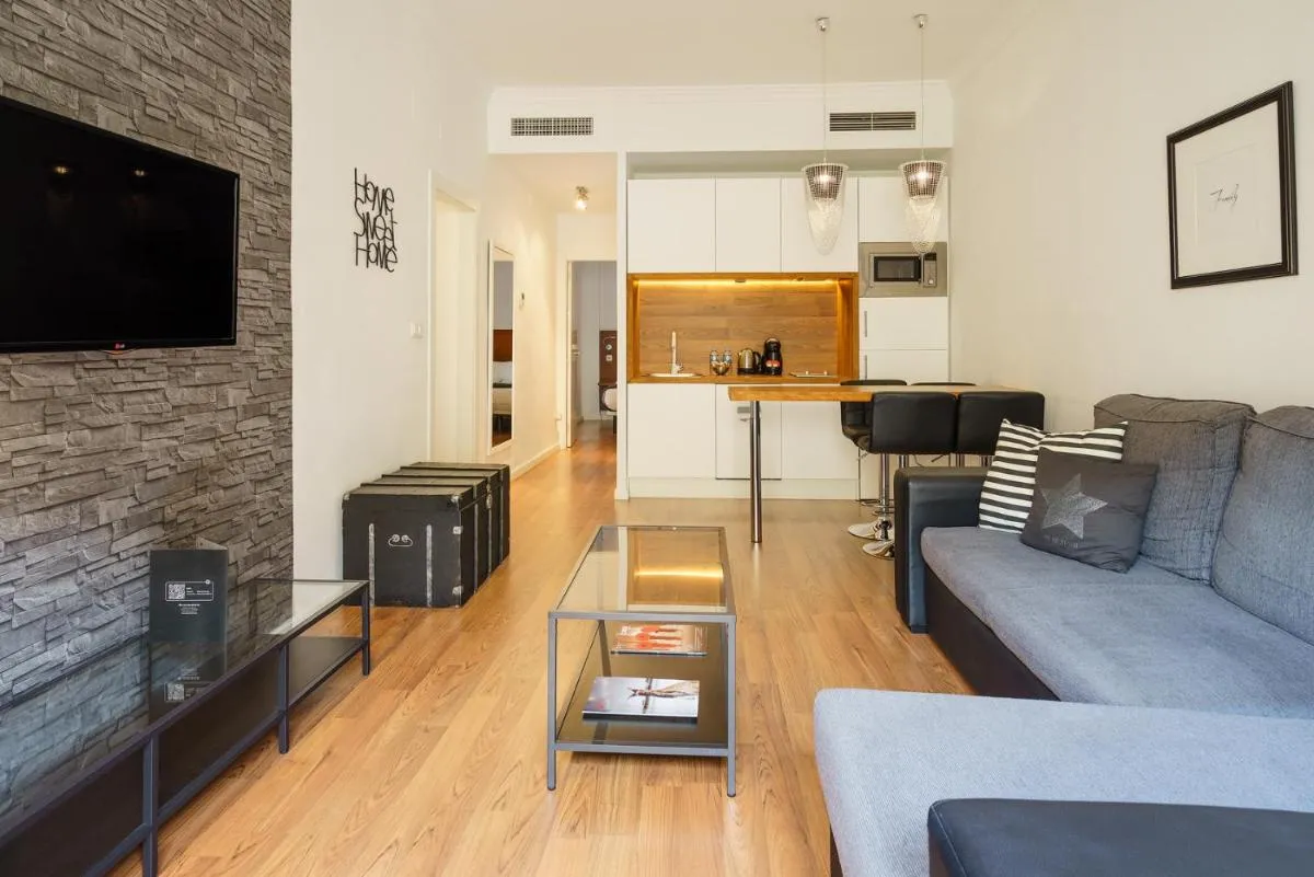 Image 6 of Minimal Rooms by ELE Apartments