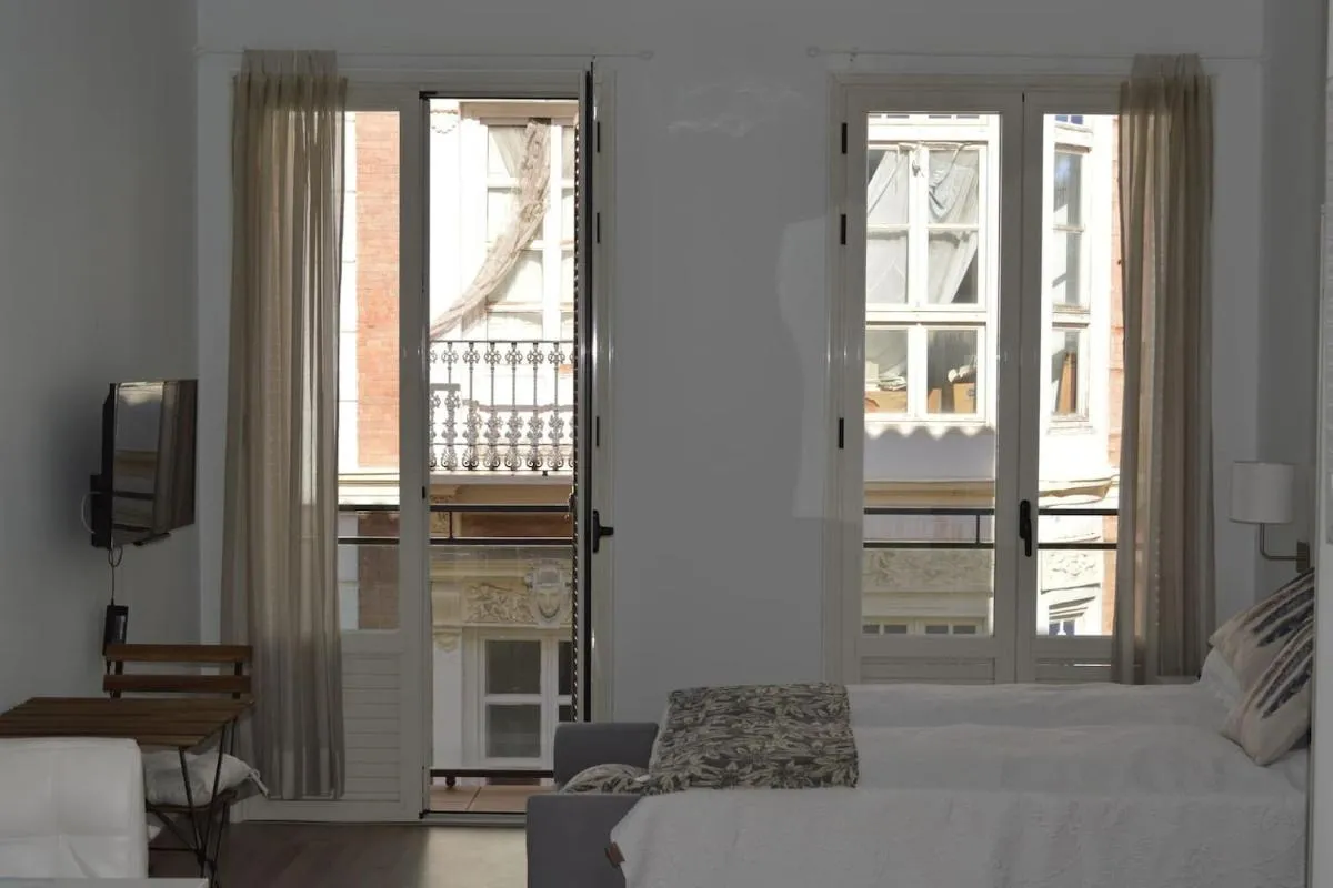 Image 2 of Modern studio flat close to Plaza Merced