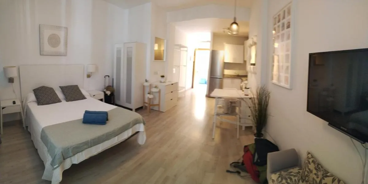Image 3 of Modern studio flat close to Plaza Merced