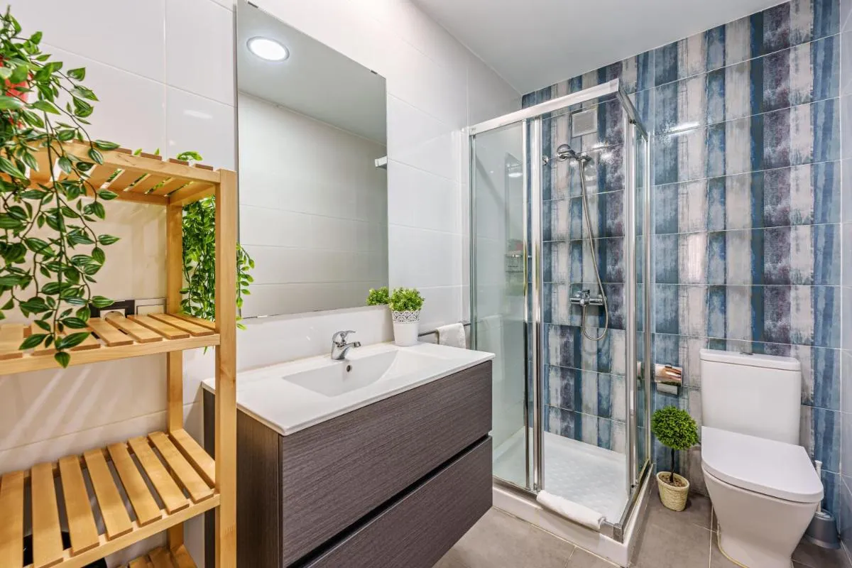 Image 5 of PREMIUM & COMFORT – Heart Location