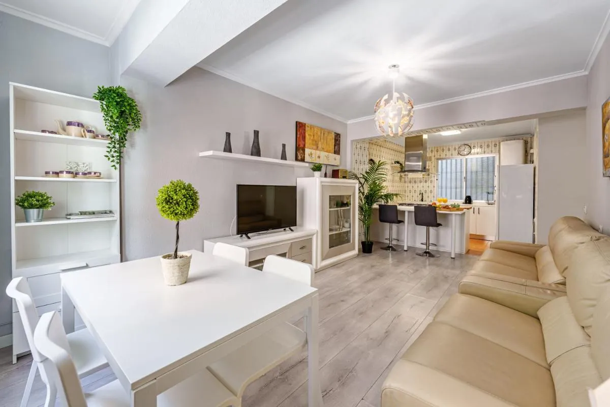 Image 1 of PREMIUM & COMFORT – Heart Location