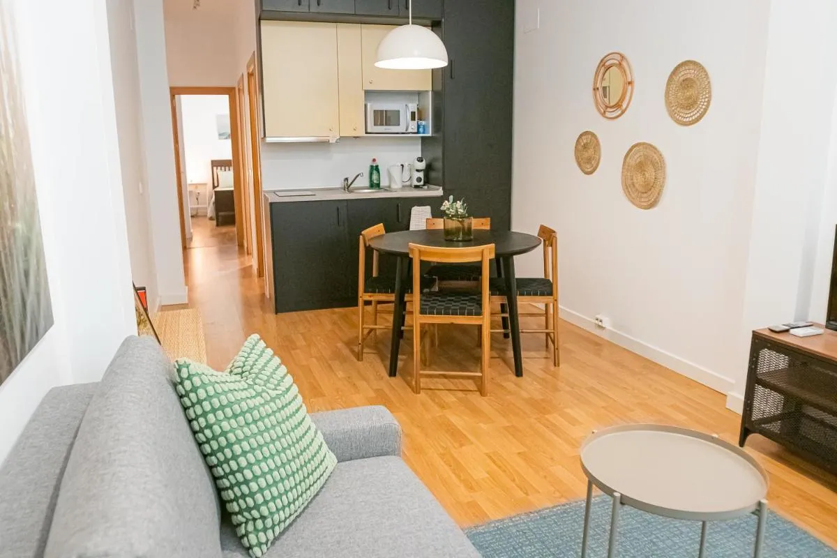 Image 5 of Peaceful central apartment