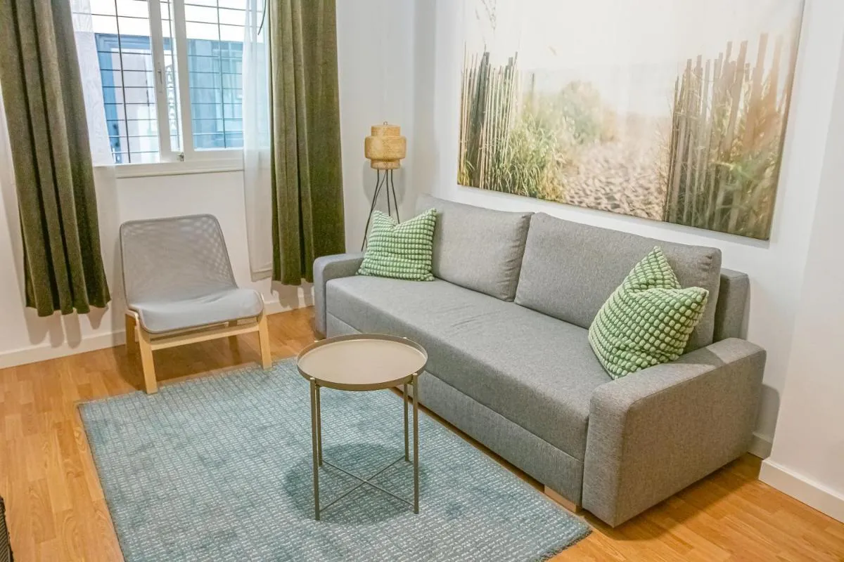 Image 4 of Peaceful central apartment