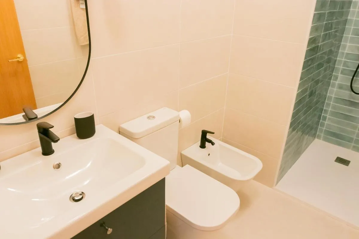 Image 2 of Peaceful central apartment
