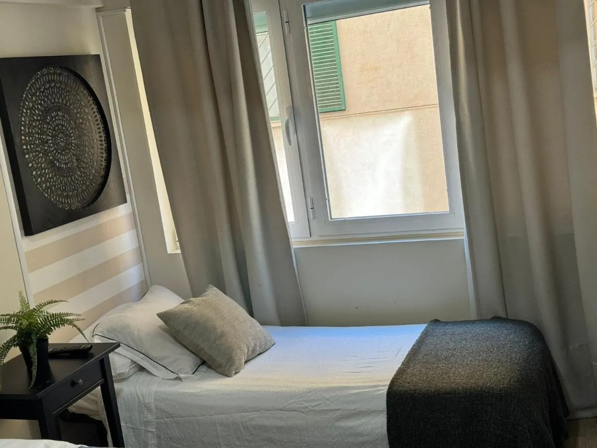 Image 2 of Picasso Premium