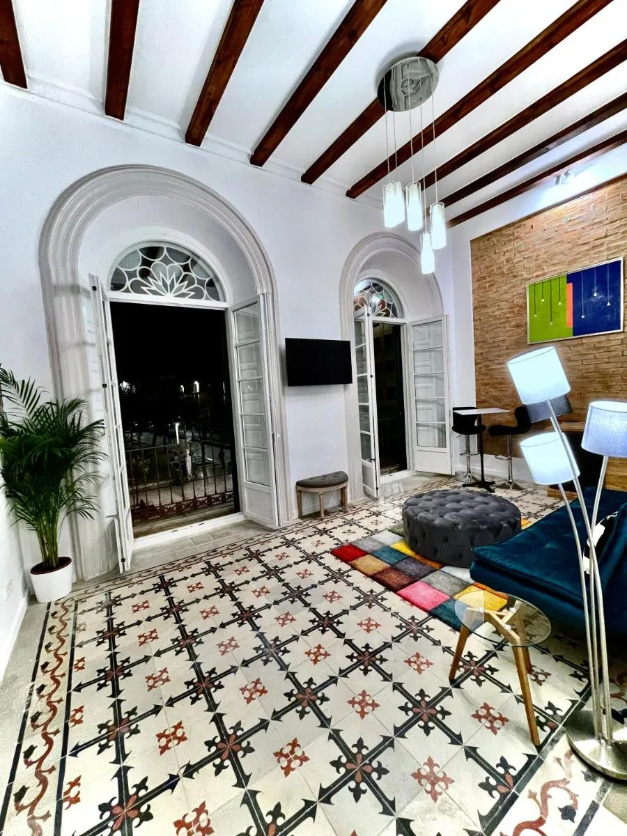 Image 4 of Picasso’s Deluxe Puerta Verde