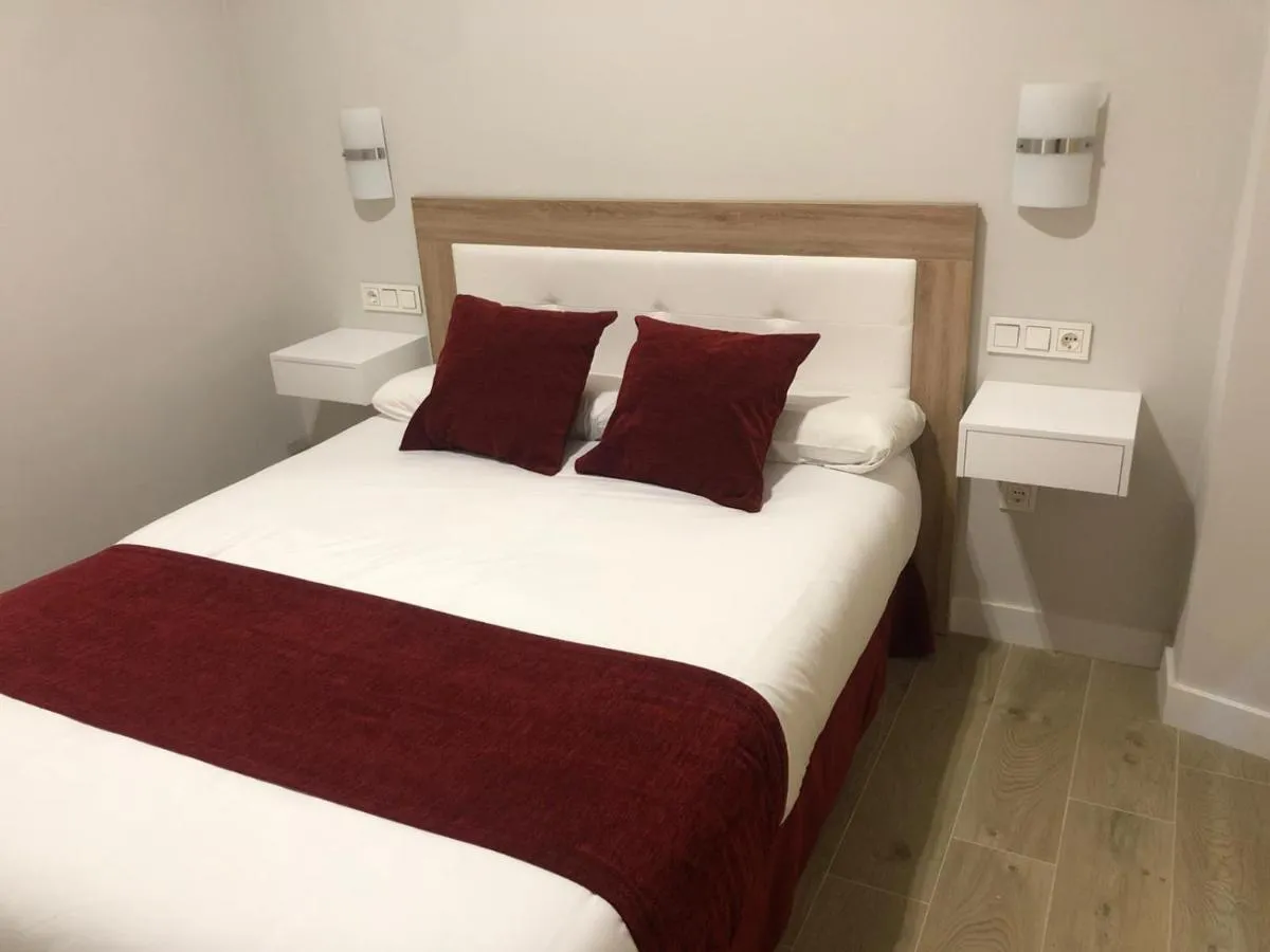 Image 2 of Pinar Malaga Rooms