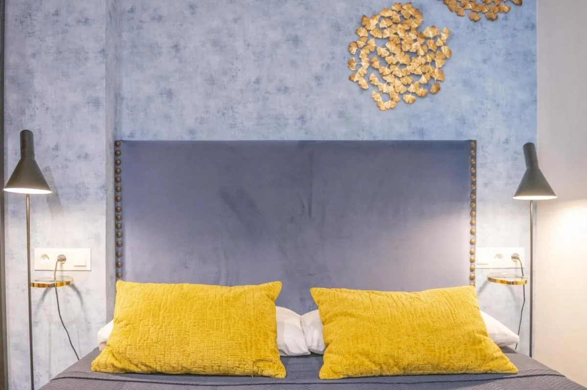 Image 4 of Pineapple Suite