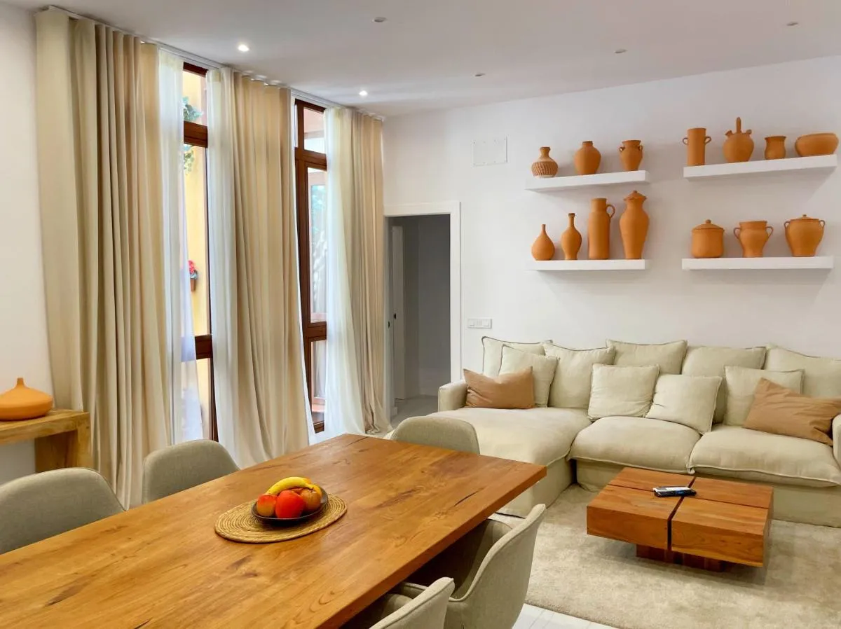 Image 1 of Piso familiar con tres habitaciones en La Goleta