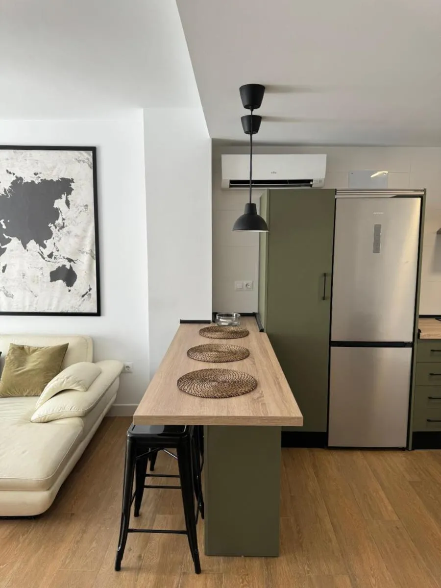 Image 3 of Plaza Victoria Apartments