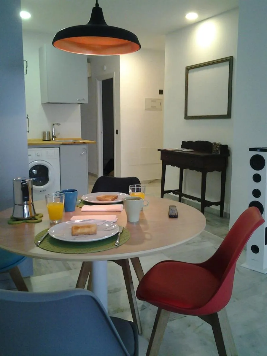 Image 3 of Pop Art House Center 2 Bedrooms