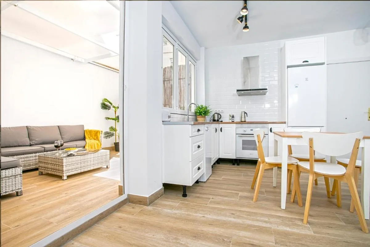 Image 6 of Precioso apartamento con Patio