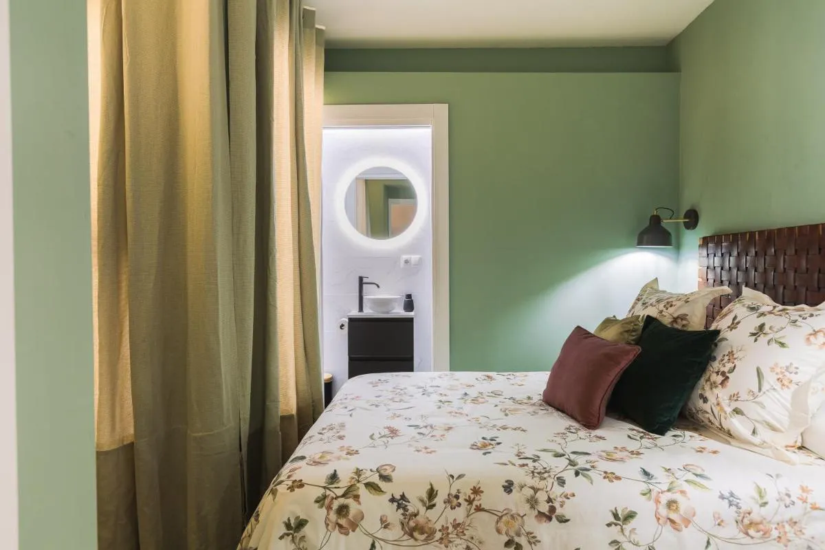 Image 3 of Quiet apartment in the center