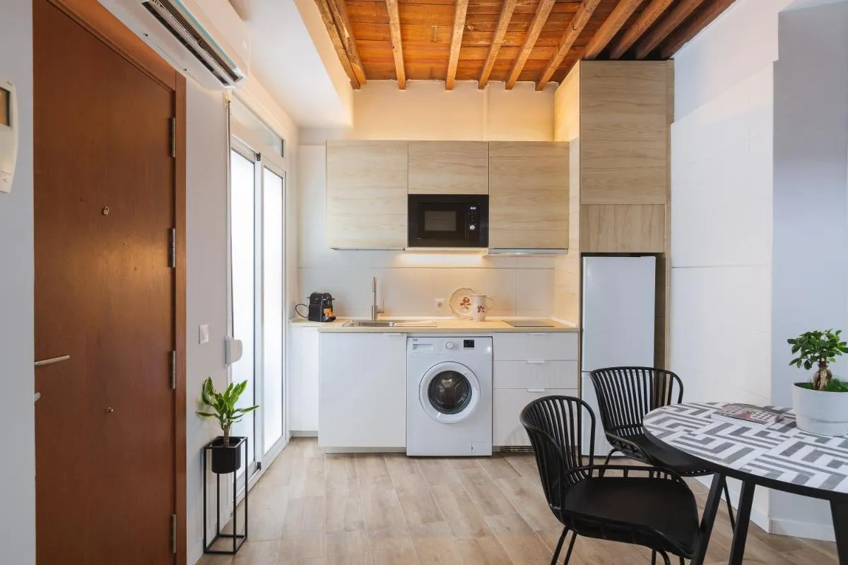 Image 1 of Quiet apartment in the center