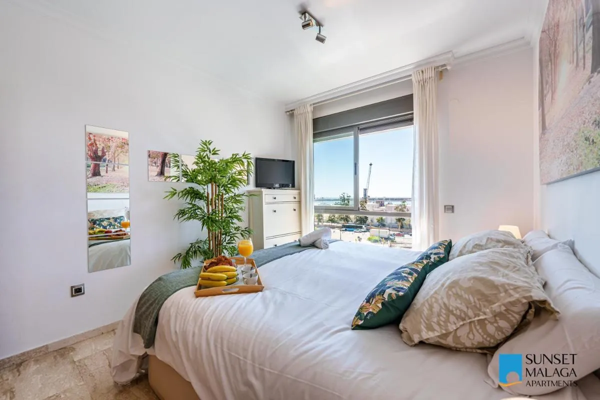 Image 2 of Sea Views & Parking – SOHO Cozy Apartment
