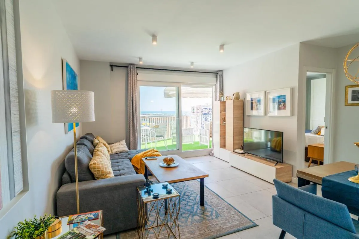 Image 3 of Sea views Penthouse City Center