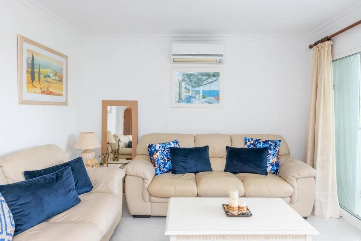 Image 2 of Spacious 3BR in Miraflores near all amenities