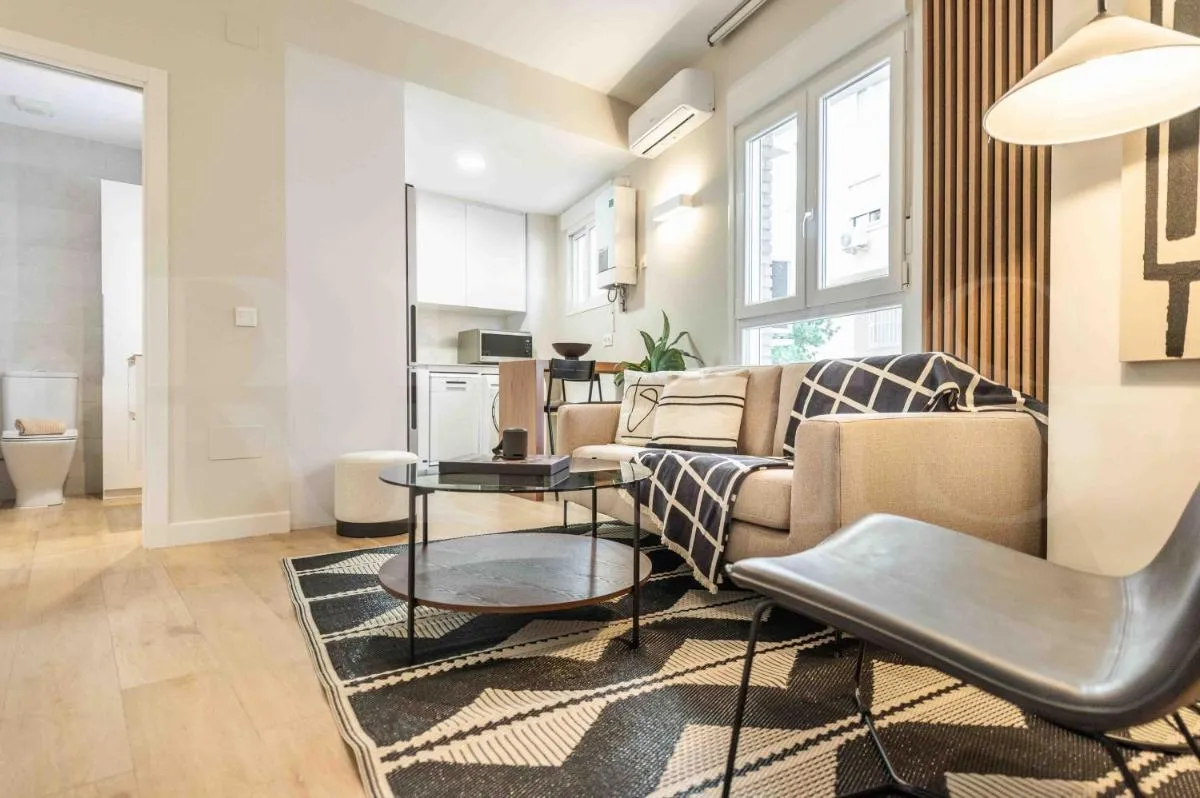 Image 5 of Spacious 3 Bedroom Apartment by REMS