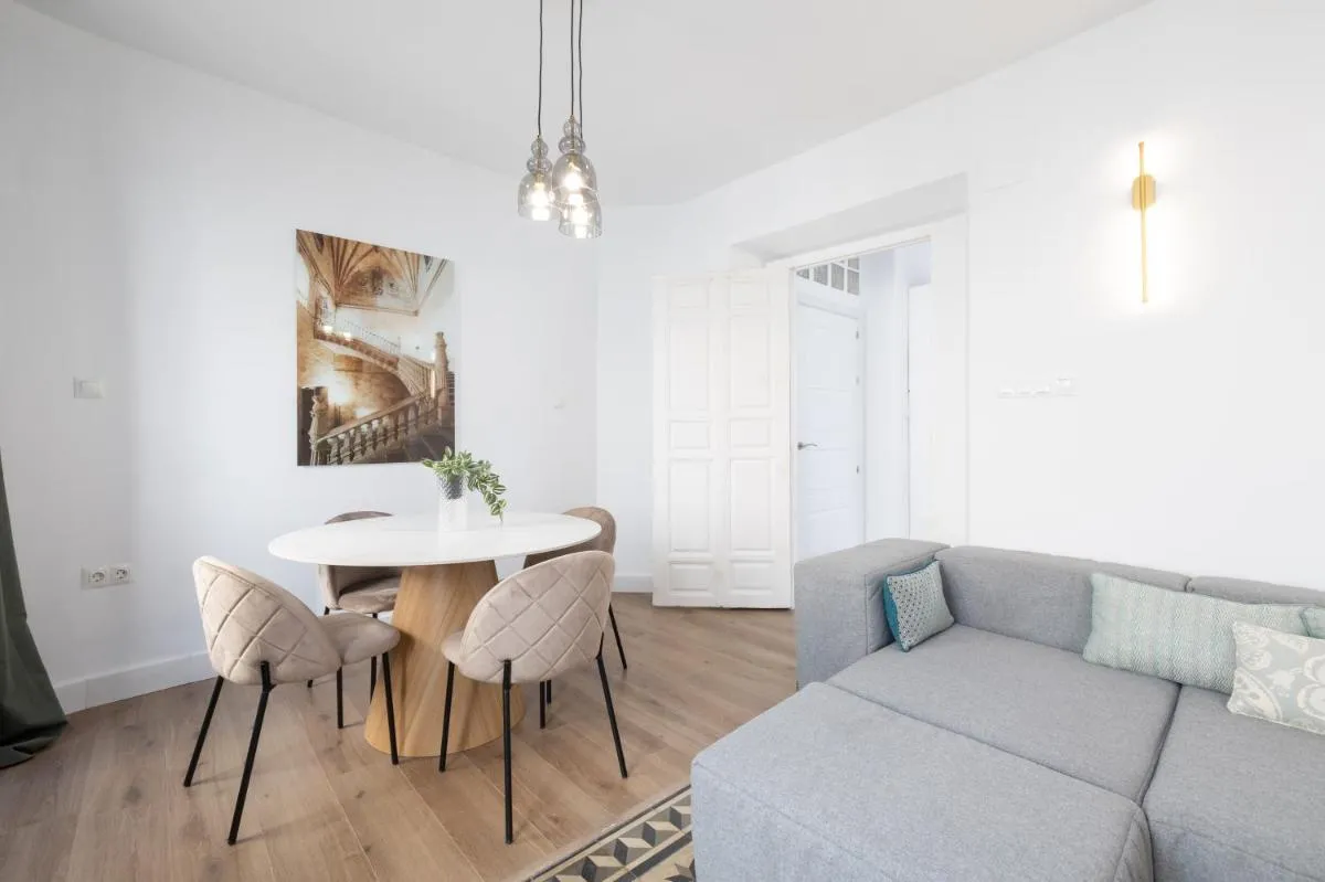 Image 5 of Spacious & Bright -1Bedroom-Terrace-Center