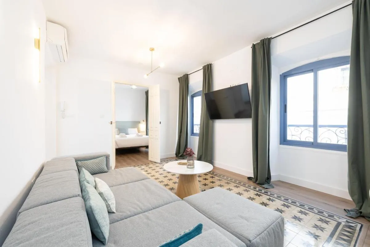 Image 6 of Spacious & Bright -1Bedroom-Terrace-Center
