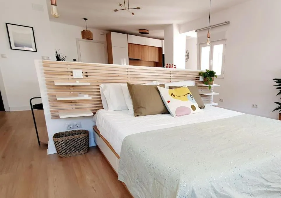 Image 1 of Spacious Loft, Parking Free M
