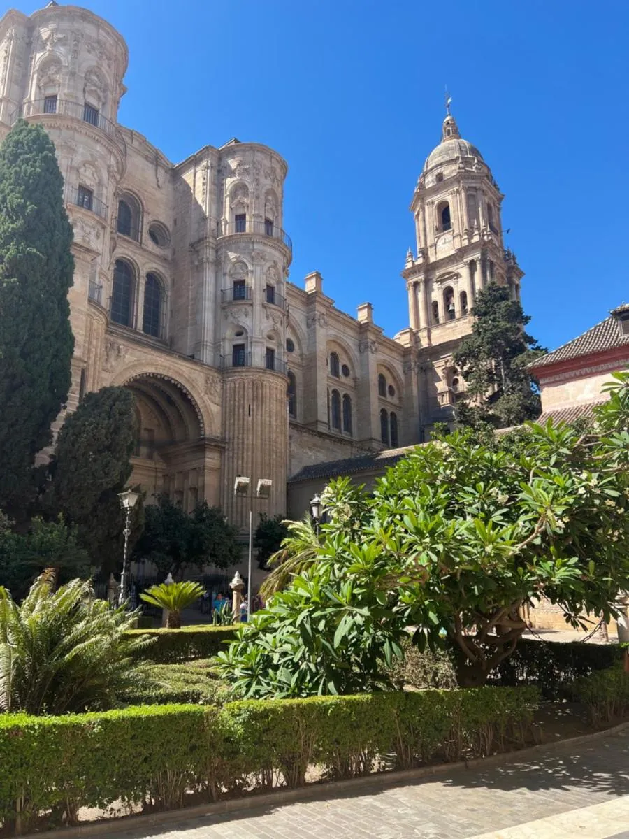 Image 4 of Suite Premium – Cathedral of Malaga