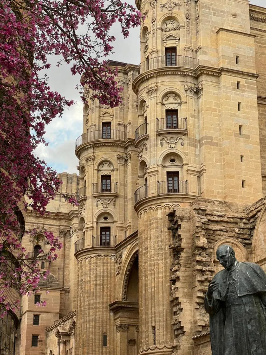 Image 1 of Suite Premium – Cathedral of Malaga