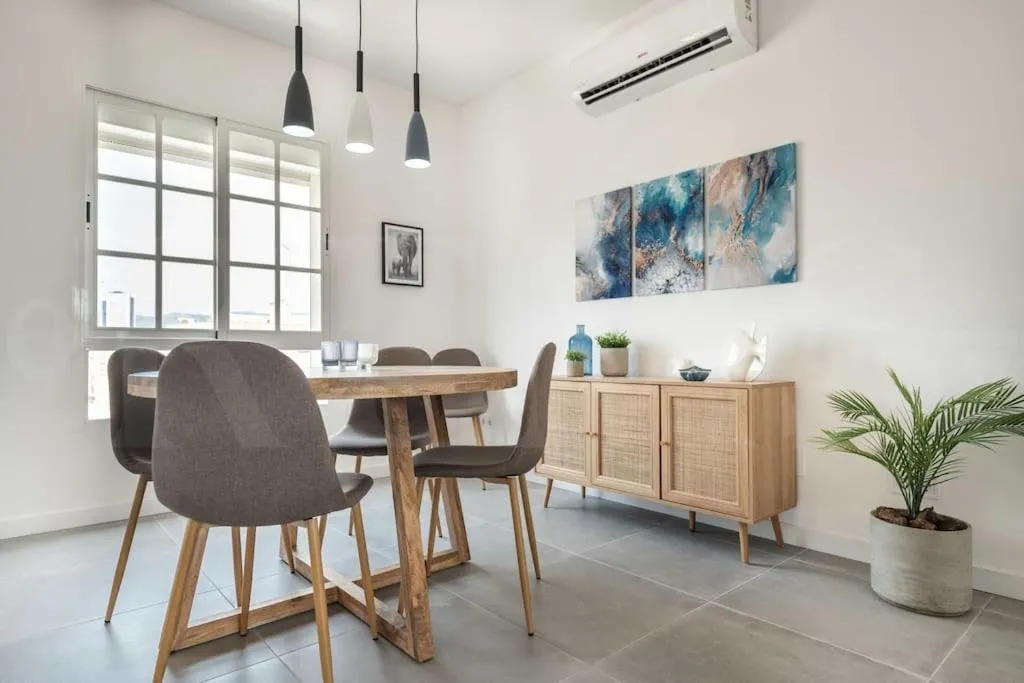 Image 3 of Sunlit & fresh apartment – Center by REMS