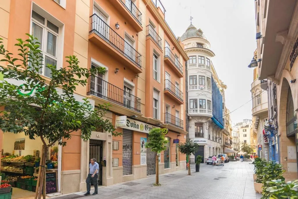 Image 1 of TGH/ En el corazón de Málaga – Sebastian Souviron