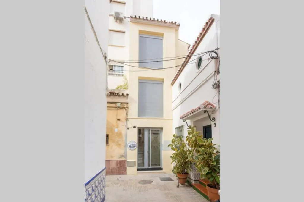 Image 4 of TGH/ Málaga center western style