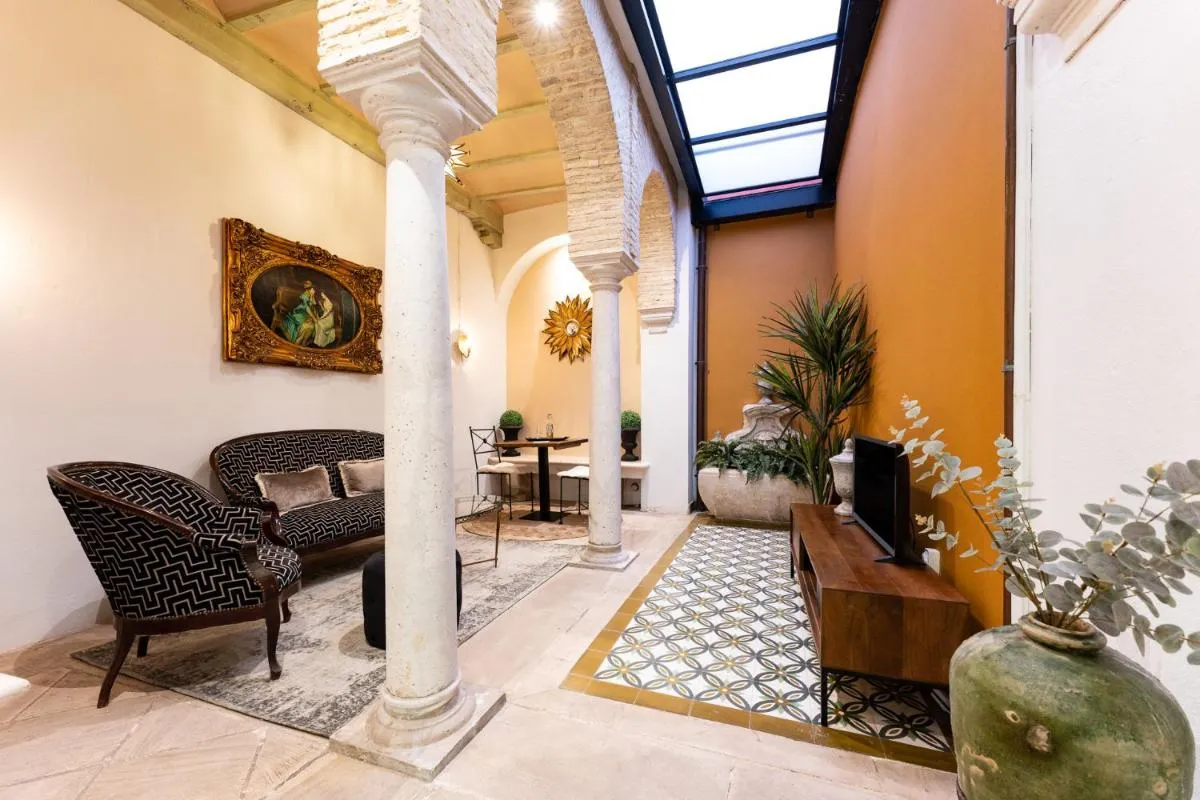 Image 2 of Teatro Suites Málaga