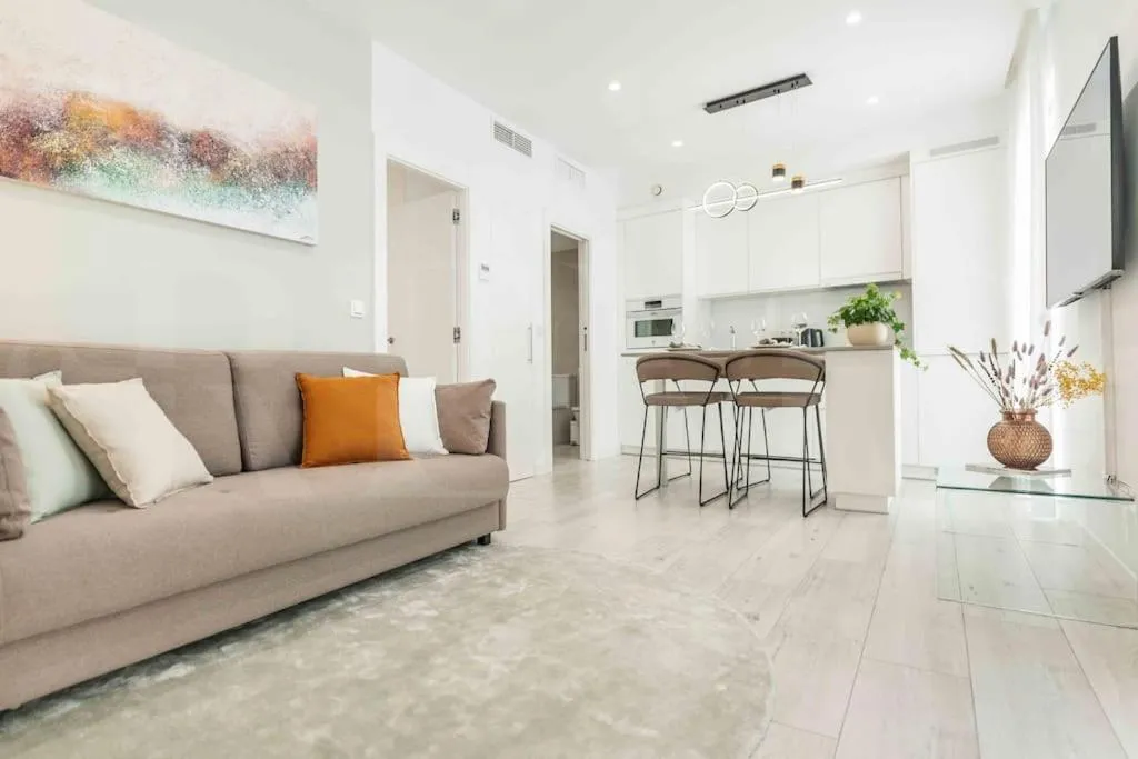 Image of Tranquil & bright apartment with parking by REMS