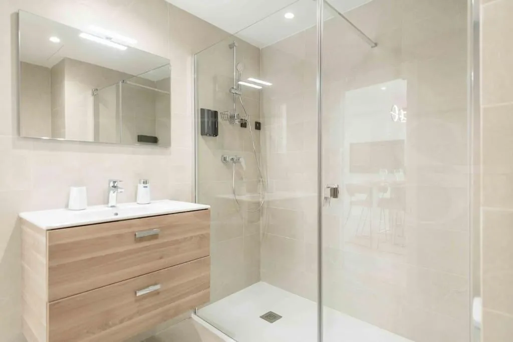 Image 4 of Tranquil & bright apartment with parking by REMS