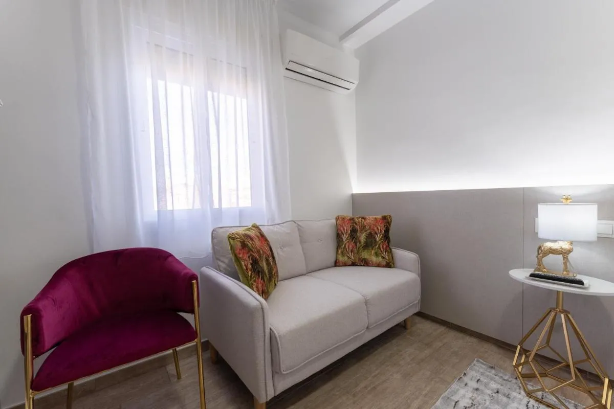 Image 3 of Urban Rooms B&R