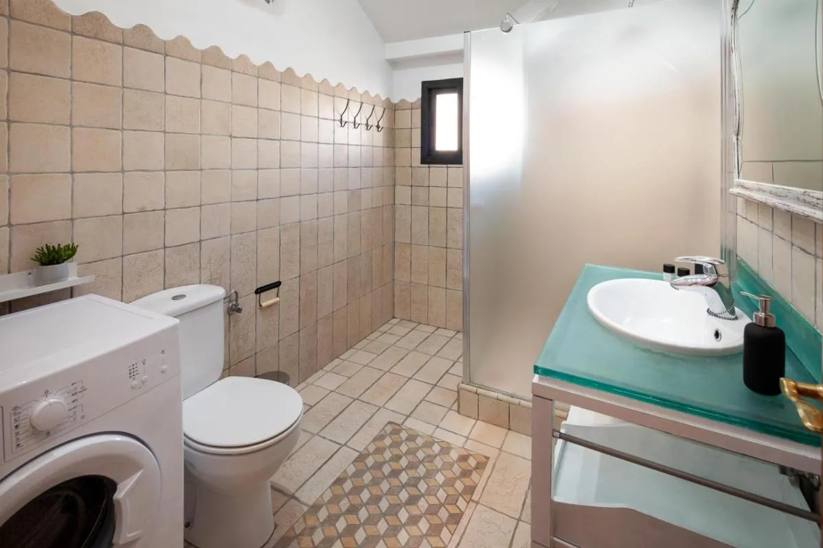 Image 1 of Valentina Home