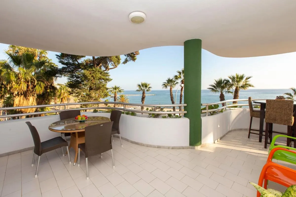 Image 4 of Villa Venecia, Apartamento de Lujo en 1º línea de playa + parking