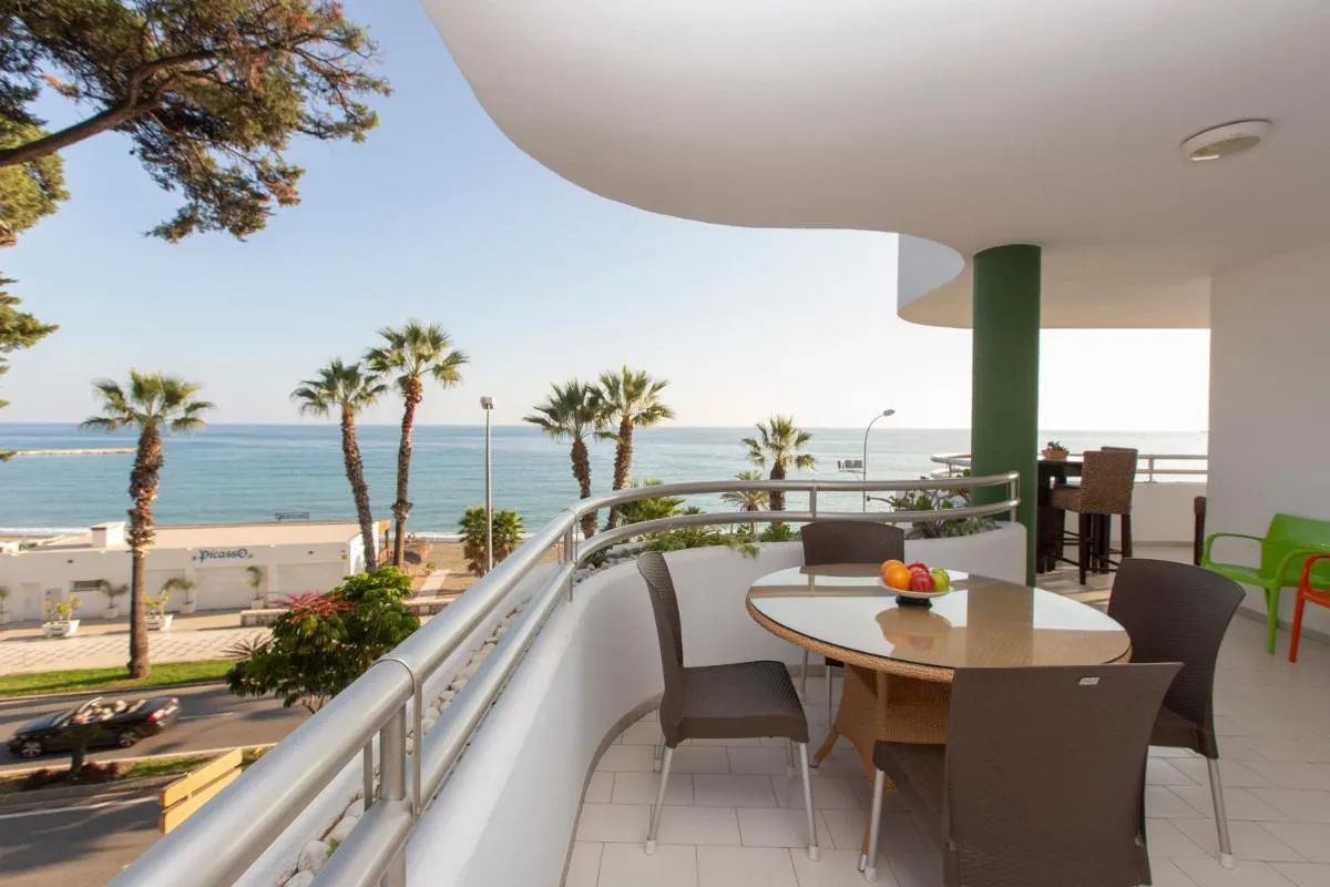 Image 3 of Villa Venecia, Apartamento de Lujo en 1º línea de playa + parking