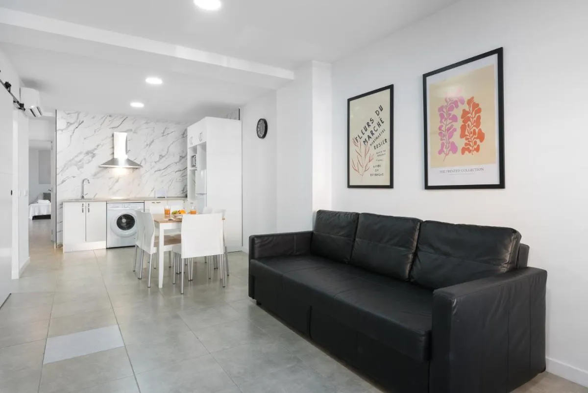 Image 5 of WintowinRentals Altamira Suites Bajo