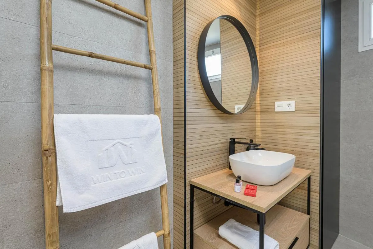 Image 3 of WintowinRentals Exclusivo ático cerca de la playa.
