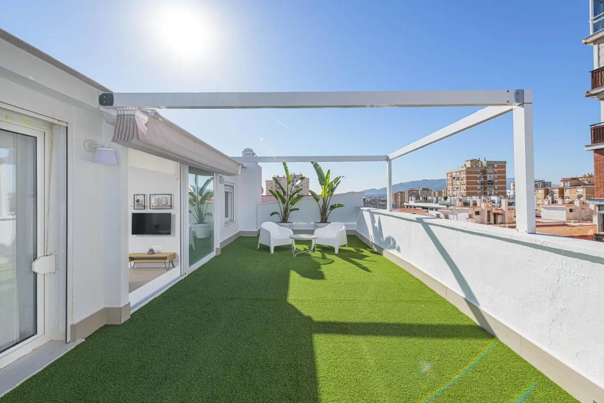 Image 4 of WintowinRentals Exclusivo ático cerca de la playa.