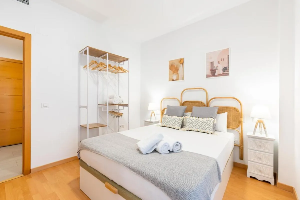 Image 1 of WintowinRentals Superb New-look Apartment
